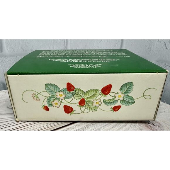 NEW Avon Set Of 2 Vintage Strawberry Porcelain Napkin Rings & Guest Soap - Picture 8 of 13